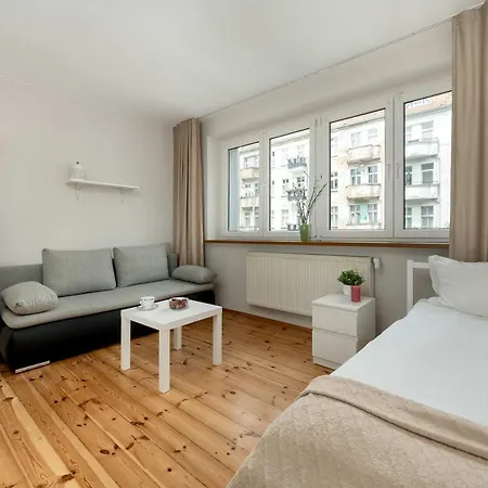 Family With Balcony In By Renters * Breslau