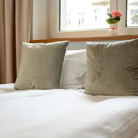 Family With Balcony In By Renters Lejlighed Wrocław